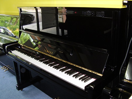 Đàn Piano Yamaha MX100M