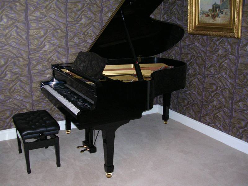 Đàn piano g3 và g5e : 2 mẫu đàn grand piano cũ bán chạy nhất