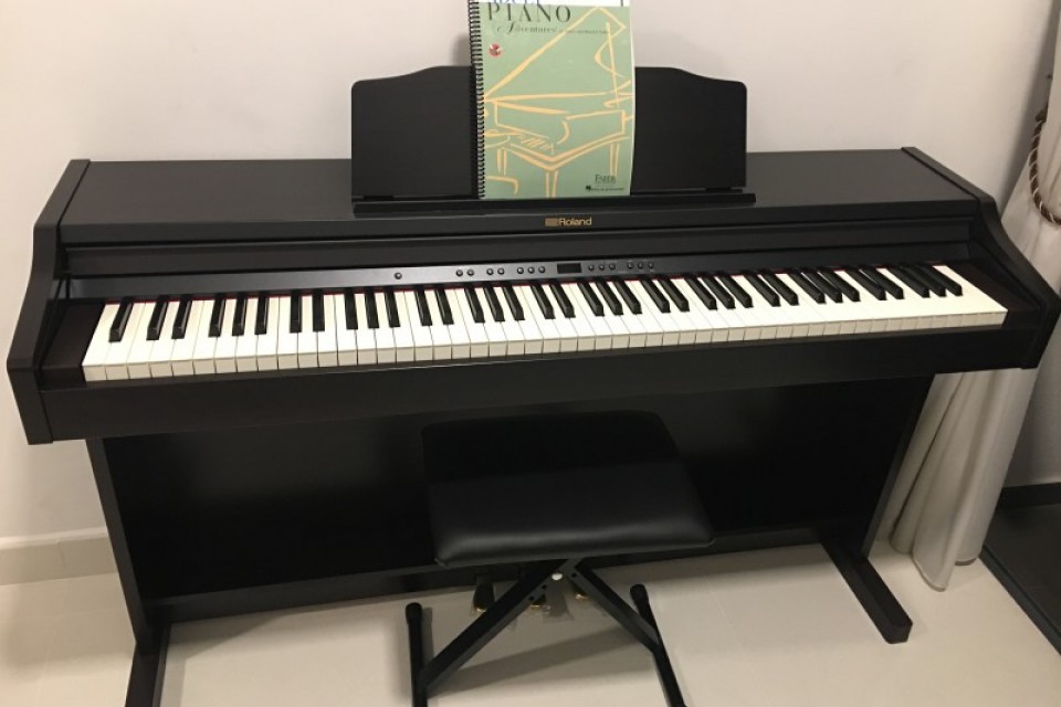 Piano điện Roland RP-302