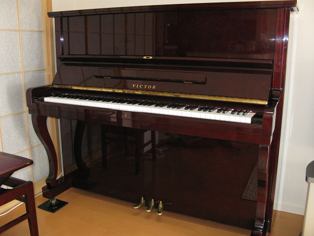 Cửa hàng bán đàn piano Victor giá tốt nhất thị trường