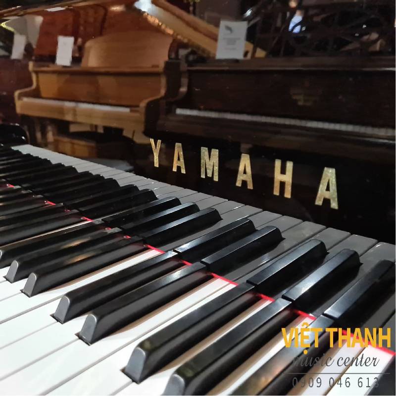 Đàn piano Yamaha C7B
